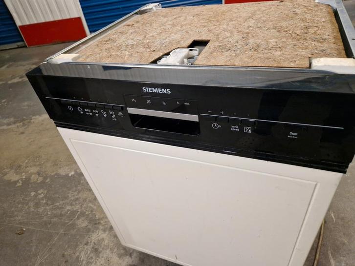 SIEMENS Luxe Halfinbouw Vaatwasser A+ !! 145 EURO !!, Witgoed en Apparatuur, Vaatwasmachines, Zo goed als nieuw, Inbouw, Minder dan 85 cm