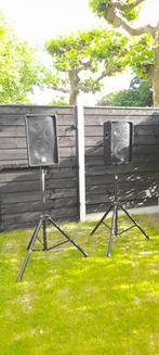 2 geluidsboxen op standaard, Ophalen, Zo goed als nieuw, Front, Rear of Stereo speakers, Overige merken