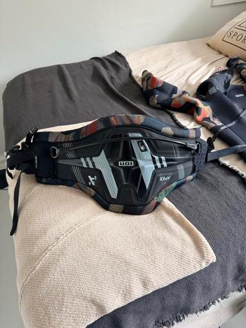 Kitesurf/Windsurf Harnas - ION Apex 8 beschikbaar voor biedingen