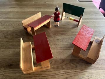 oude school / schoolklas voor groter poppenhuis beschikbaar voor biedingen