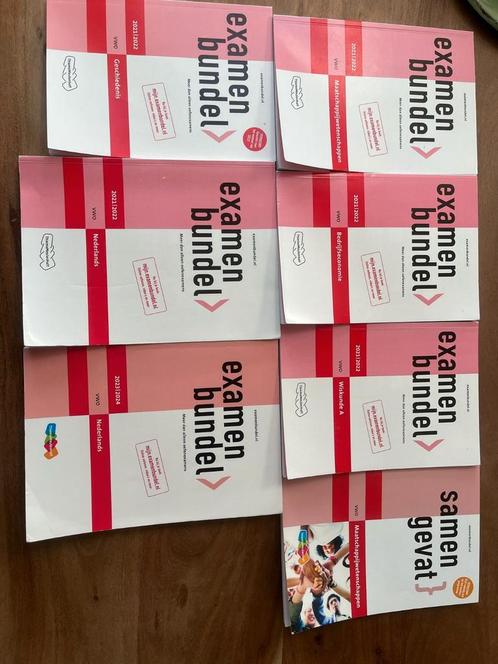 Examenbundel vwo Maatschappijwetenschappen 2021/2022, Boeken, Schoolboeken, Zo goed als nieuw, Nederlands, VWO, Ophalen