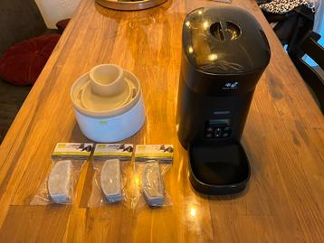 Drink en voer bak eletrisch. Incl filters Pretty Paws beschikbaar voor biedingen