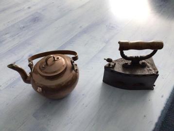 Koperen Pot & Antiek Strijkijzer beschikbaar voor biedingen