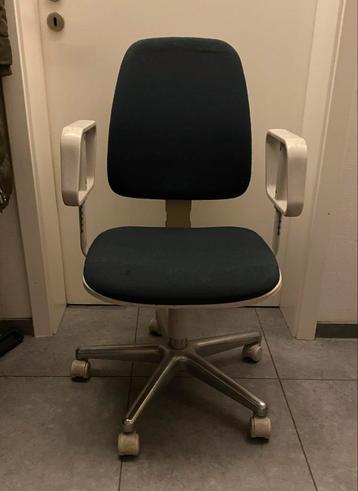 In hoogte verstelbare bureaustoel