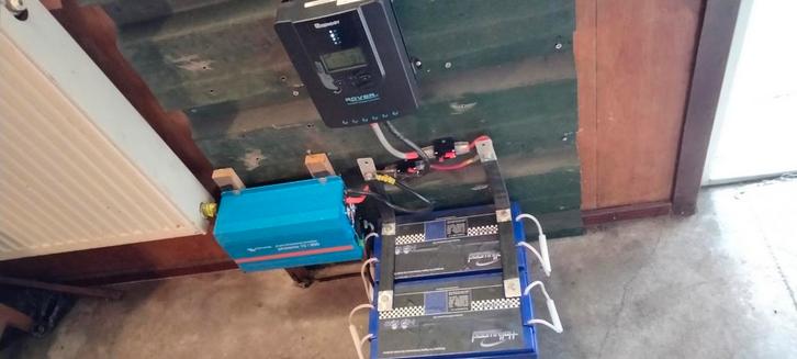 Off grid zonne energie powerstation agm accus Victron renogy, Audio, Tv en Foto, Accu's en Batterijen, Zo goed als nieuw, Ophalen of Verzenden