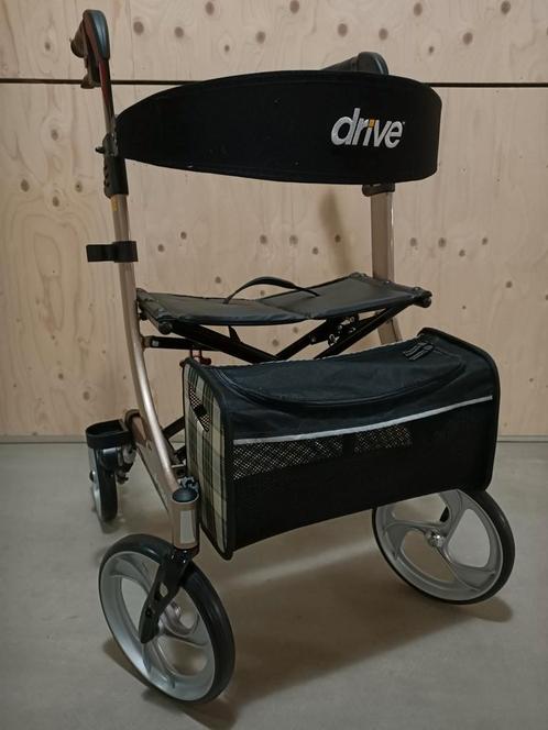 Drive Nitro Medium lichtgewicht rollator incl Servicebeurt, Diversen, Rollators, Zo goed als nieuw, Lichtgewicht, Opvouwbaar, Ophalen of Verzenden