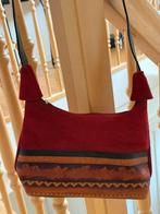 Rode suède schoudertas met bruine Inca motieven uit Peru, Sieraden, Tassen en Uiterlijk, Overige merken, Nieuw, Ophalen of Verzenden