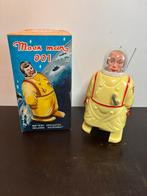 Moon man 001 hong kong plastic robot antiek vintage, Antiek en Kunst, Verzenden