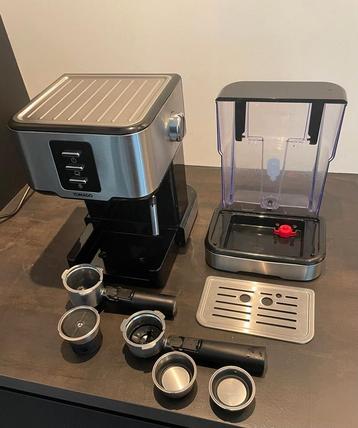 Tomado - TPM1502S pistonmachine + cups beschikbaar voor biedingen