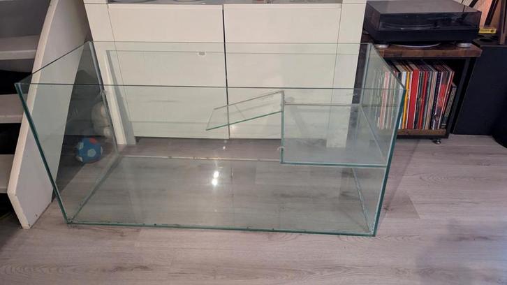 Aquarium/terrarium 120 cm breed met plateau, Dieren en Toebehoren, Vissen | Aquaria en Toebehoren, Gebruikt, Leeg aquarium, Ophalen