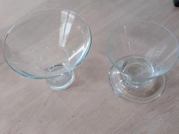 glazen vazen schalen voor bloemstuk of ruiker beschikbaar voor biedingen