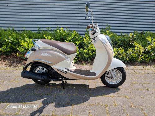 Sym Mio 100cc origineel slechts 1157km Z.G.A.N incl Papieren, Fietsen en Brommers, Scooters | SYM, Zo goed als nieuw, Mio, Benzine