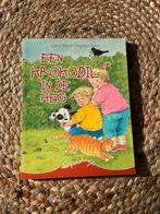 Een Krokodil in de Heg - Carry Slee, Ophalen of Verzenden, Gelezen, Fictie algemeen