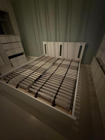 Ikea bed 160 x 200 Songesand met lattenbodems - afbeelding 1