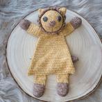 Gehaakte leeuw lappenpop knuffel, Ophalen of Verzenden, Nieuw, Kraamcadeau