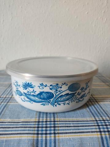 Drie mooie vintage emaille schalen met deksel, 'Shunjin' beschikbaar voor biedingen