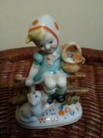 Hummel beeldje met meisje en kat, Antiek en Kunst, Antiek | Keramiek en Aardewerk, Ophalen of Verzenden