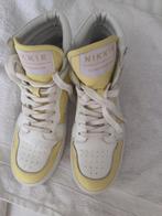Nikkie sneakers hoog model maat 41, Kleding | Dames, Ophalen of Verzenden, Zo goed als nieuw, Wit, Sneakers of Gympen