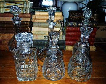 Diverse zware kristallen karaffen kristal karaf o.a. whiskey beschikbaar voor biedingen