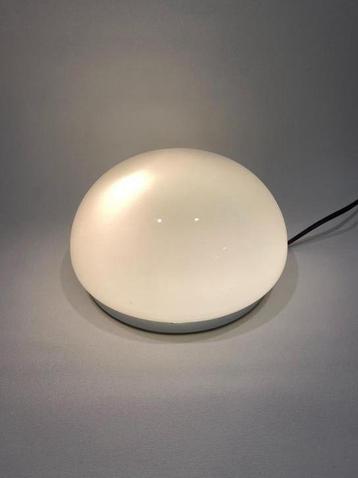 Vintage plafondlamp melkglas beschikbaar voor biedingen