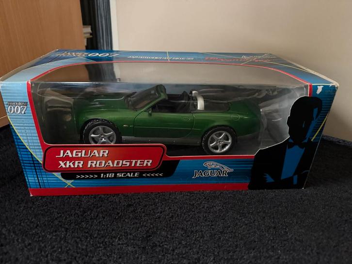 Jaguar XKR Roadster James Bond 1:18, Hobby en Vrije tijd, Modelauto's | 1:18, Zo goed als nieuw, Auto, Overige merken, Ophalen of Verzenden