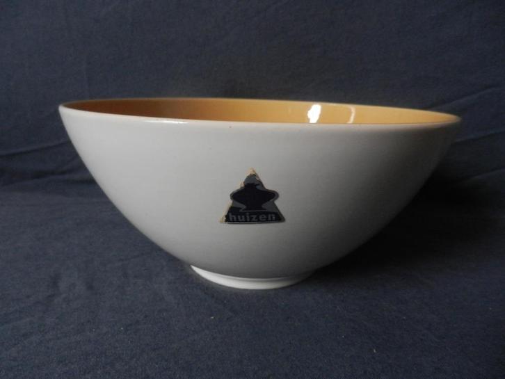 Fraaie ronde kom De Driehoek Huizen model Utrecht d. 19 cm., Antiek en Kunst, Antiek | Servies los, Ophalen of Verzenden