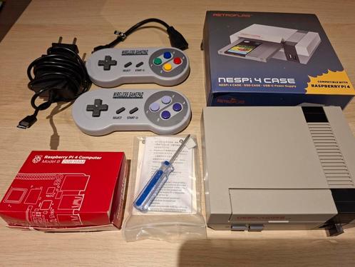 Raspberry Pi 4B (2Gb) met Nespi 4 case en accessoires, Spelcomputers en Games, Spelcomputers | Overige, Zo goed als nieuw, Ophalen of Verzenden