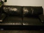 Zwarte leren banken, Huis en Inrichting, Banken | Bankstellen, Leer, Ophalen of Verzenden, Zo goed als nieuw, Rechte bank