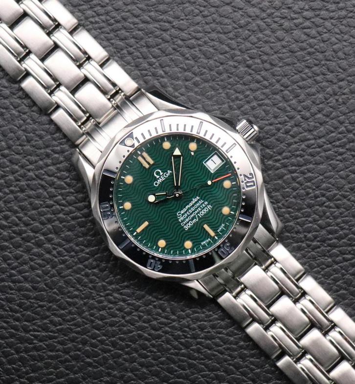 Omega Seamaster 300M | FULL SET | 2 jaar garantie!, Sieraden, Tassen en Uiterlijk, Armbanden, Zo goed als nieuw, Staal, Groen