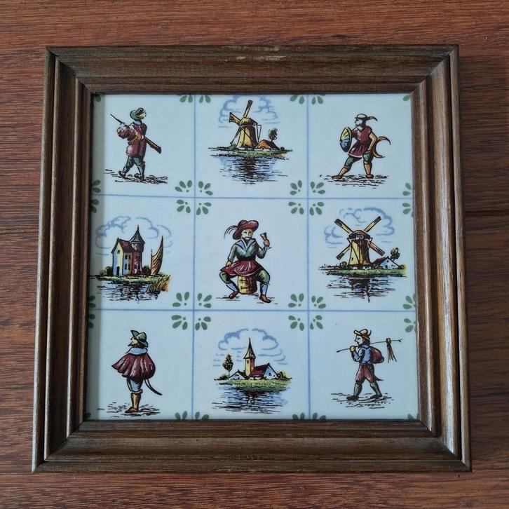Ingelijste gekleurde tegel 15 x 15 cm soldaten, Antiek en Kunst, Antiek | Wandborden en Tegels, Ophalen of Verzenden