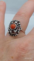 Zilveren vintage ring 835 met bloedkoraal, 18 tot 19, Ophalen of Verzenden, Dame of Heer, Met edelsteen