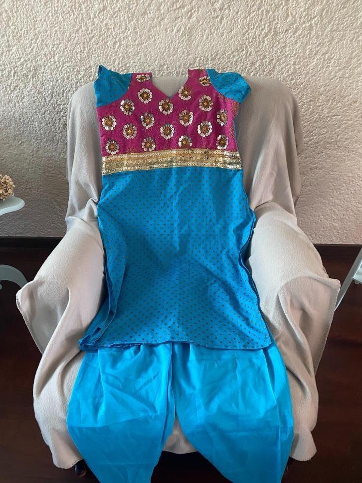 India kleding, Sari's en pudjari, Kleding | Dames, Gelegenheidskleding, Zo goed als nieuw, Overige typen, Maat 38/40 (M), Rood