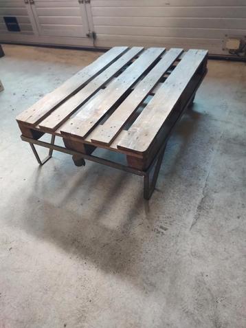 Pallet wagen of tafel vintage industrieel  beschikbaar voor biedingen