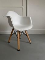 Kinderstoeltje design nieuw, Huis en Inrichting, Ophalen, Zo goed als nieuw, Eén