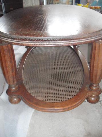 Donkereiken salontafel 1.30 x 68 met raster onderblad