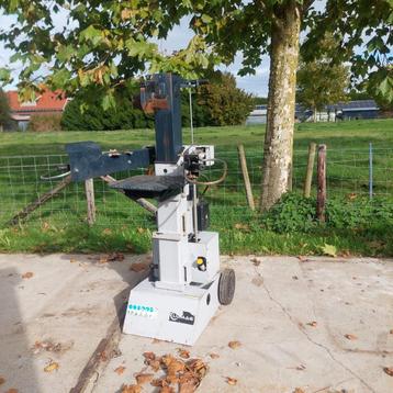 Kloofmachine 8 TON beschikbaar voor biedingen