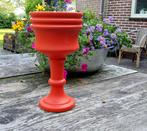 Vintage - retro - oranje bloempot op poot (met spoortjes), Gebruikt, Rond, Binnen, Ophalen of Verzenden