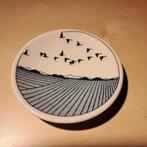 Porsgrund Norwegen klein bordje return of the birds i spring, Antiek en Kunst, Antiek | Servies los, Ophalen of Verzenden