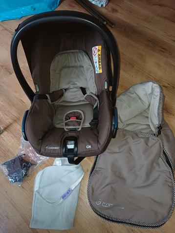 Maxi Cosi met Winterzak & Beugels beschikbaar voor biedingen