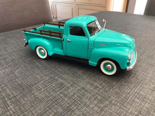 Road signature 1/18 gmc pick-up truck uit 1950, Hobby en Vrije tijd, Modelauto's | 1:18, Zo goed als nieuw, Auto, Overige merken