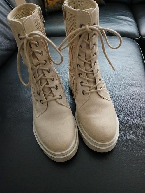 Suède laarsjes/veterschoenen,  maat 38, Kleding | Dames, Schoenen, Zo goed als nieuw, Ophalen of Verzenden