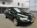 Volkswagen Passat 1.6 Trendline, Auto's, Oldtimers, Origineel Nederlands, Te koop, 5 stoelen, Benzine