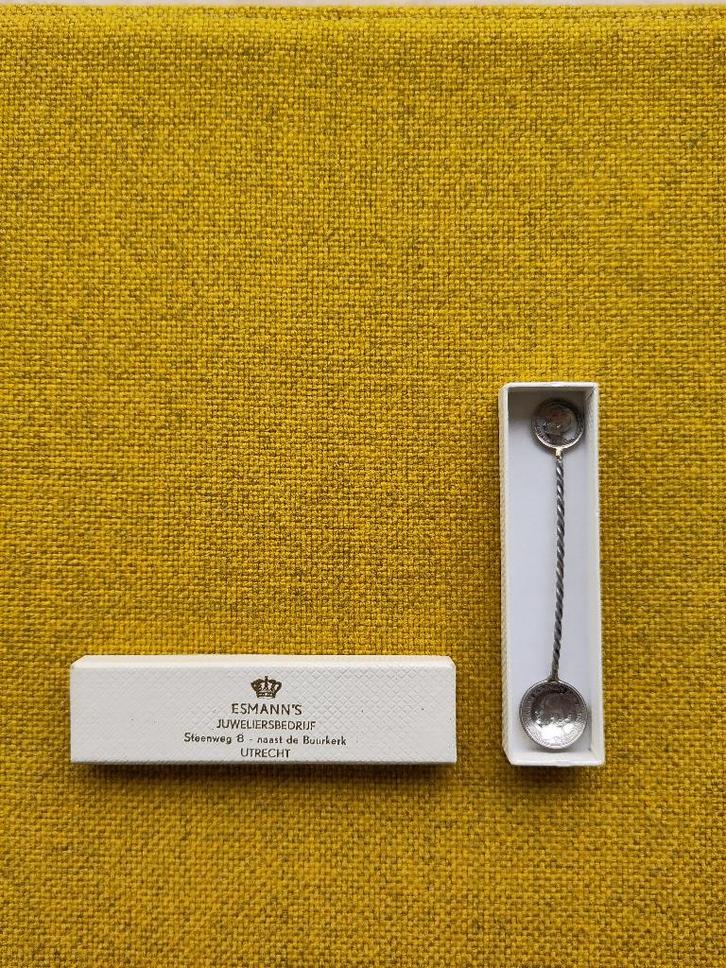 Verzilverd "Stil verzet 1941"., Verzamelen, Militaria | Tweede Wereldoorlog, Overige soorten, Miniatuur of Beeldje, Nederland