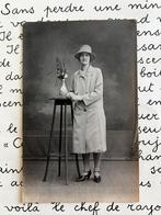 18-7-1927 Oude foto - Fotokaart - Dame, Verzamelen, Foto's en Prenten, Gebruikt, Foto, Ophalen of Verzenden, Voor 1940