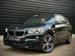 Bmw X1 sDrive20i M-SPORT PANO|HUD|CAMERA|HiFi|HAAK, Auto's, 1998 cc, Euro 6, Zwart, Origineel Nederlands