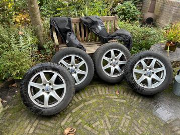 4 winterbanden op Volvo velg 225 55 R16 99 H beschikbaar voor biedingen