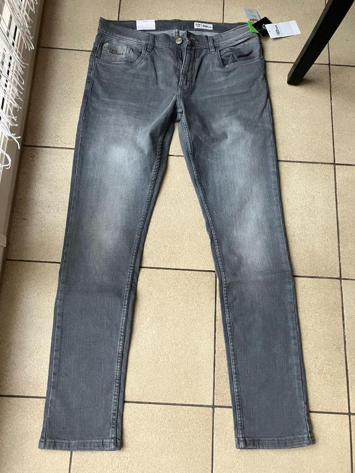 Nieuwe grijze spijkerbroek - maat W34 L 34, Kleding | Heren, Spijkerbroeken en Jeans, Nieuw, W33 - W34 (confectie 48/50), Grijs