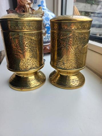 Zware antieke Javaanse deksel potten. beschikbaar voor biedingen