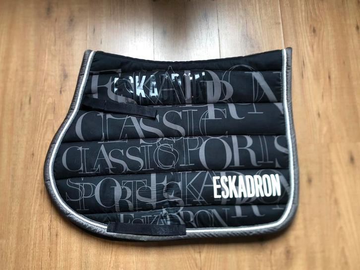 Eskadron VS Springdekje IZGS Zwart Grip Pad Sjabrak, Dieren en Toebehoren, Paarden en Pony's | Dekens en Dekjes, Gebruikt, Dekje