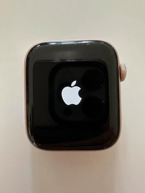 Apple Watch Series 5 44mm Gold Aluminium + Anker pwr station, Sieraden, Tassen en Uiterlijk, Smartwatches, Zo goed als nieuw, iOS